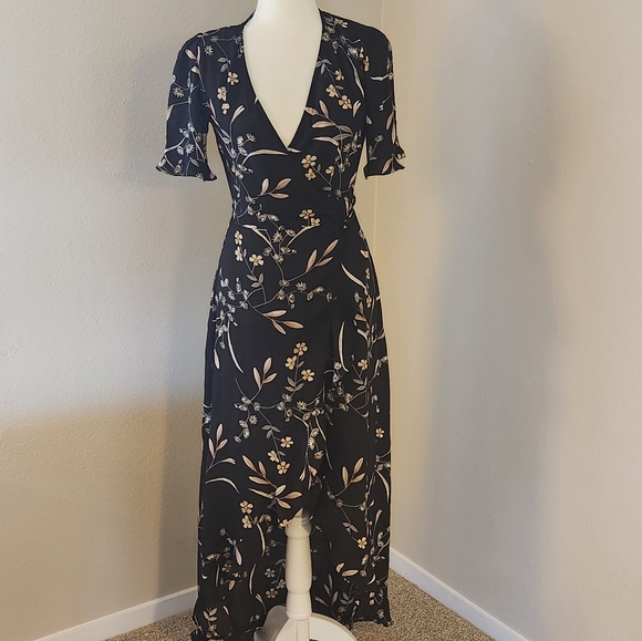 Lulu's Black Floral Wrap Dress size 2 - Picture 12 of 15